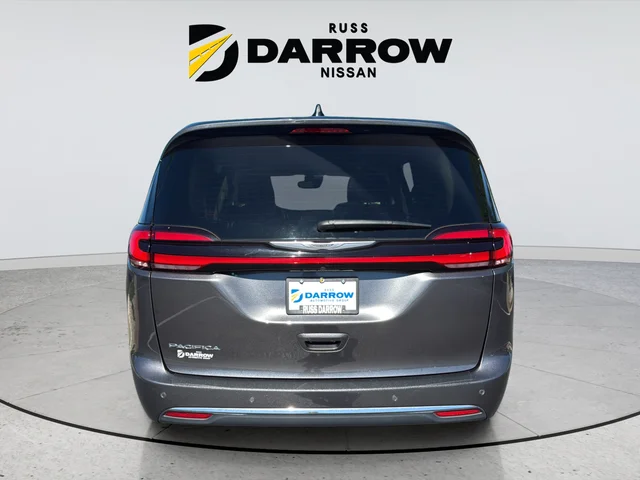 Used 2023 Gray Chrysler Touring L image 4