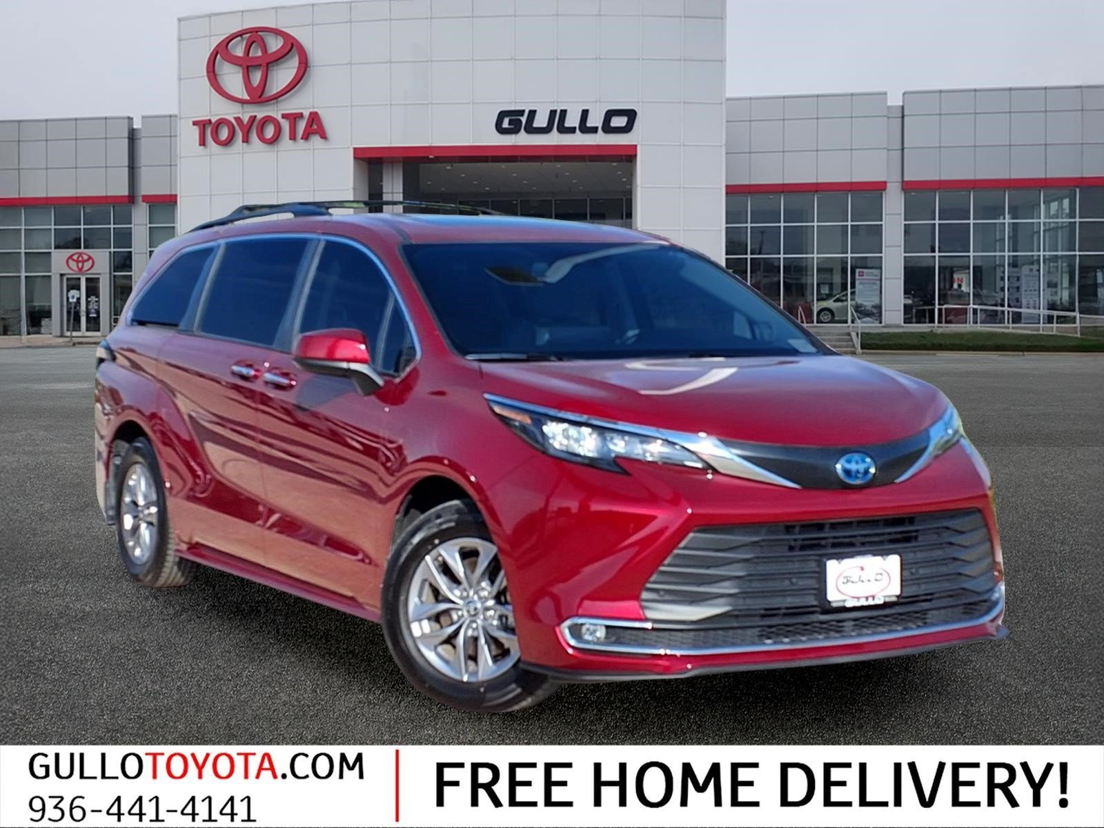 Certified Used 2024 Pearl Toyota XLE image 1