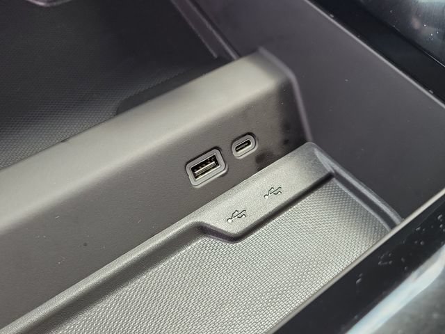 2026 Chevrolet Suburban Premier - Photo 32