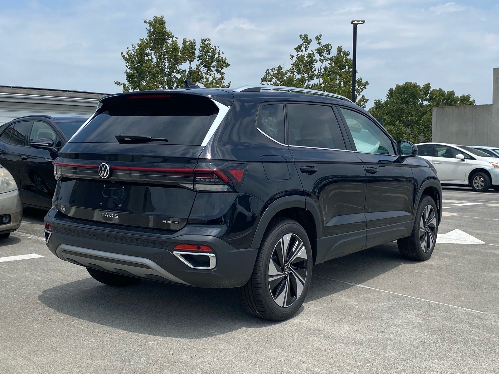 New 2026 Black Volkswagen 1.5T SE image 3