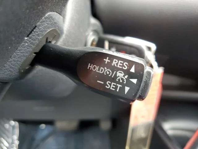 Used 2018 Blue Toyota XLE image 40