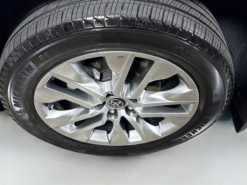Used 2024 Ruby Flare Pearl Toyota XLE Premium image 9