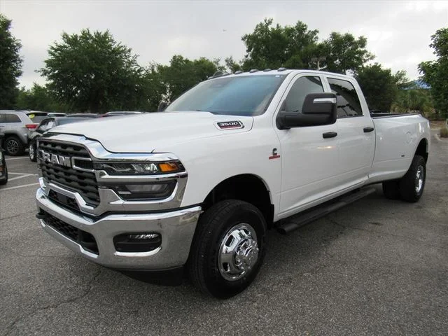 New 2026 Bright White Clear-Coat Exterior Paint RAM Tradesman image 3