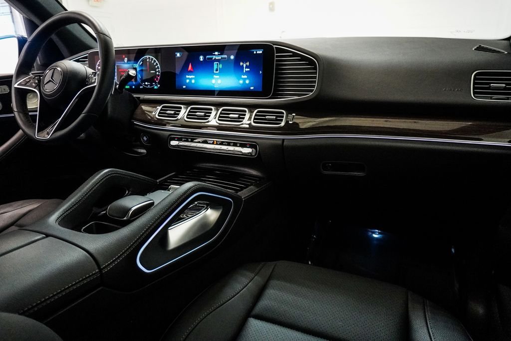 Used 2025 Black Mercedes-Benz GLE 450e image 11