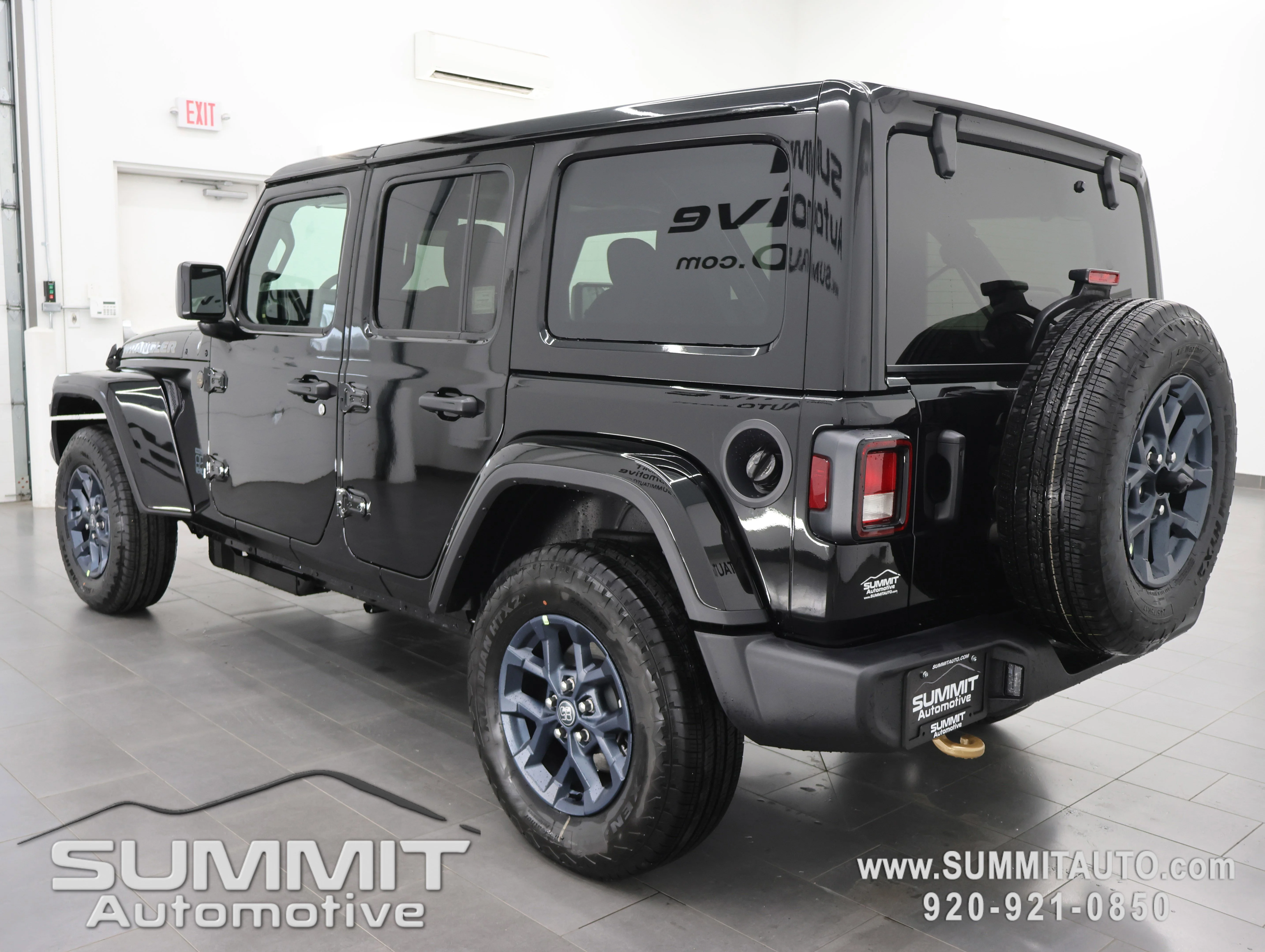 New 2026 Black Clear-Coat Exterior Paint Jeep 85th Anniversary Edition image 5