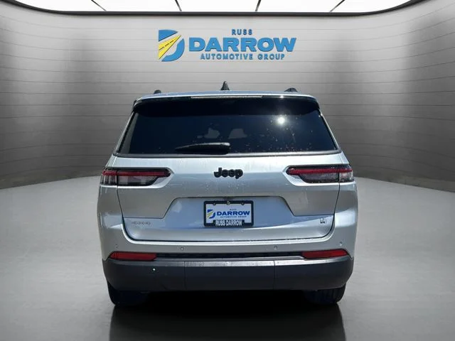 New 2026 Silver Zynith Exterior Paint Jeep Limited image 4
