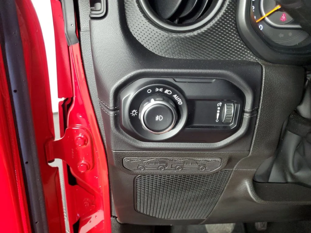 2025 Jeep Wrangler 4-Door Rubicon - Photo 28