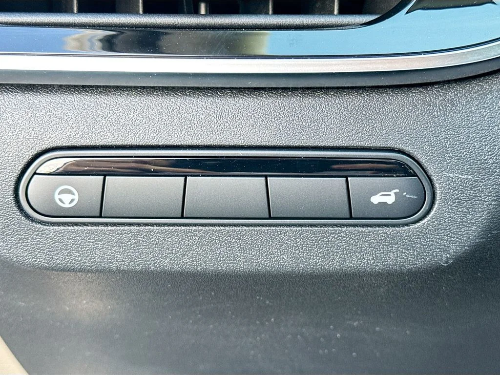 Certified Used 2026 Silver INFINITI LUXE image 11