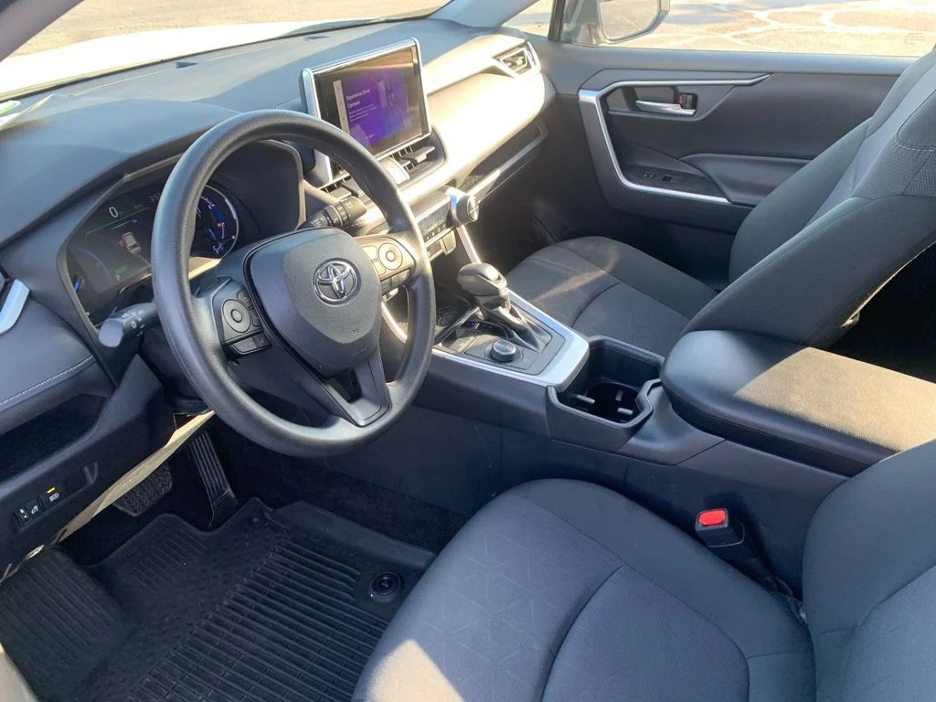 Used 2025 White Toyota XLE image 11