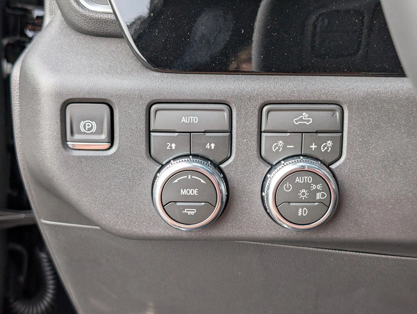 New 2026 Onyx Black GMC Elevation image 29