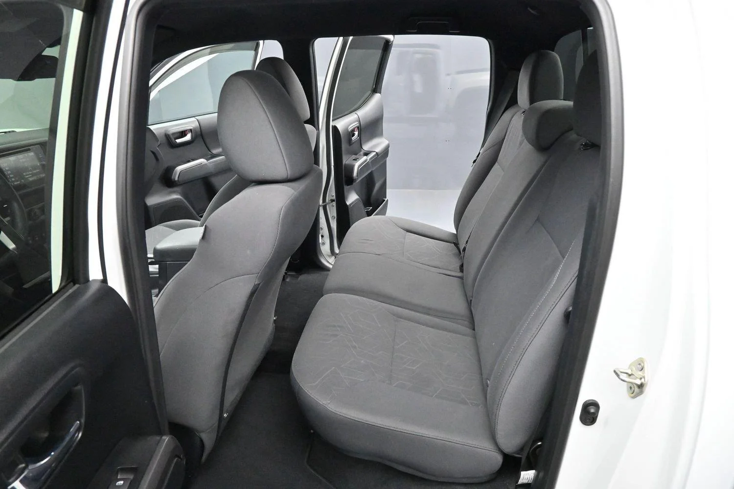 Used 2018 Super White Toyota TRD Off Road image 29