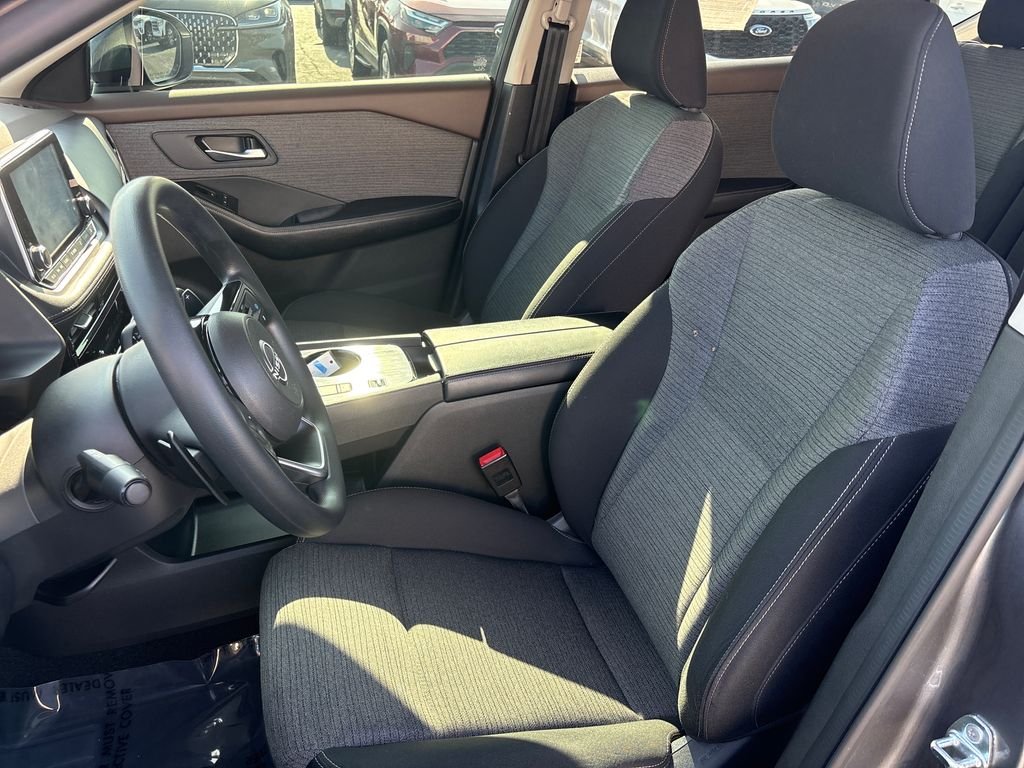 Used 2022 Gray Nissan SV image 13