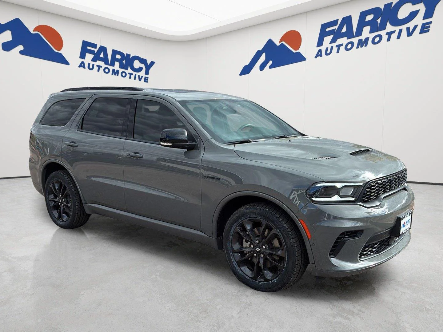 Used 2025 Destroyer Gray Clearcoat Dodge R/T Premium image 4
