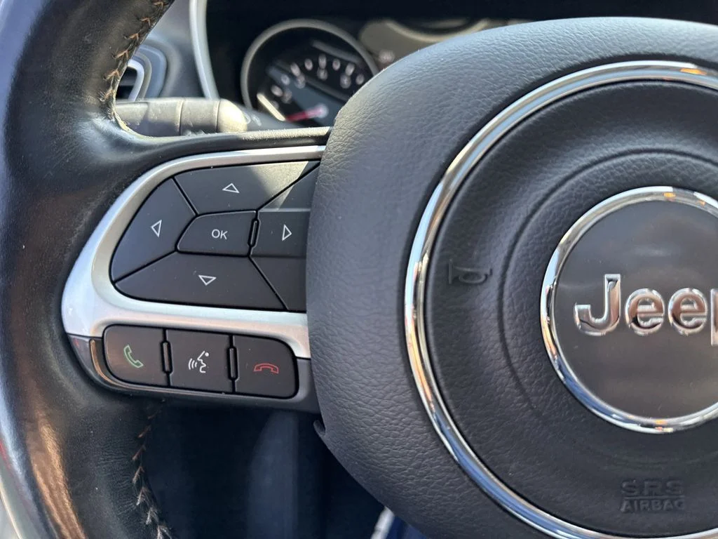 Used 2020 White Clearcoat Jeep Limited image 22