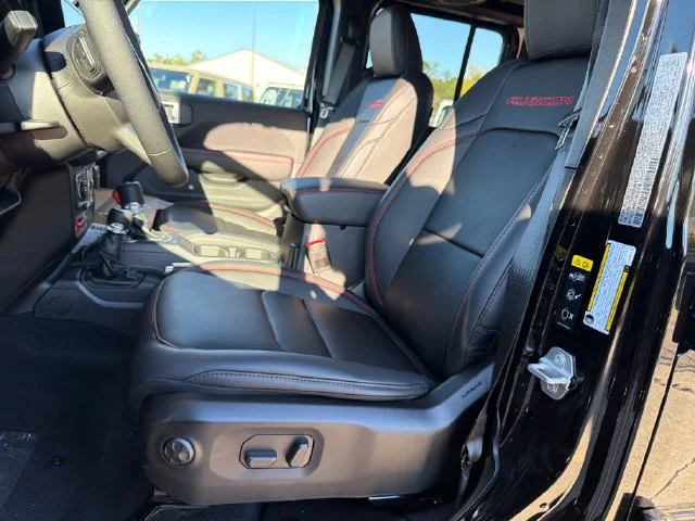 New 2027 Black Clear-Coat Paint Jeep Rubicon X image 13
