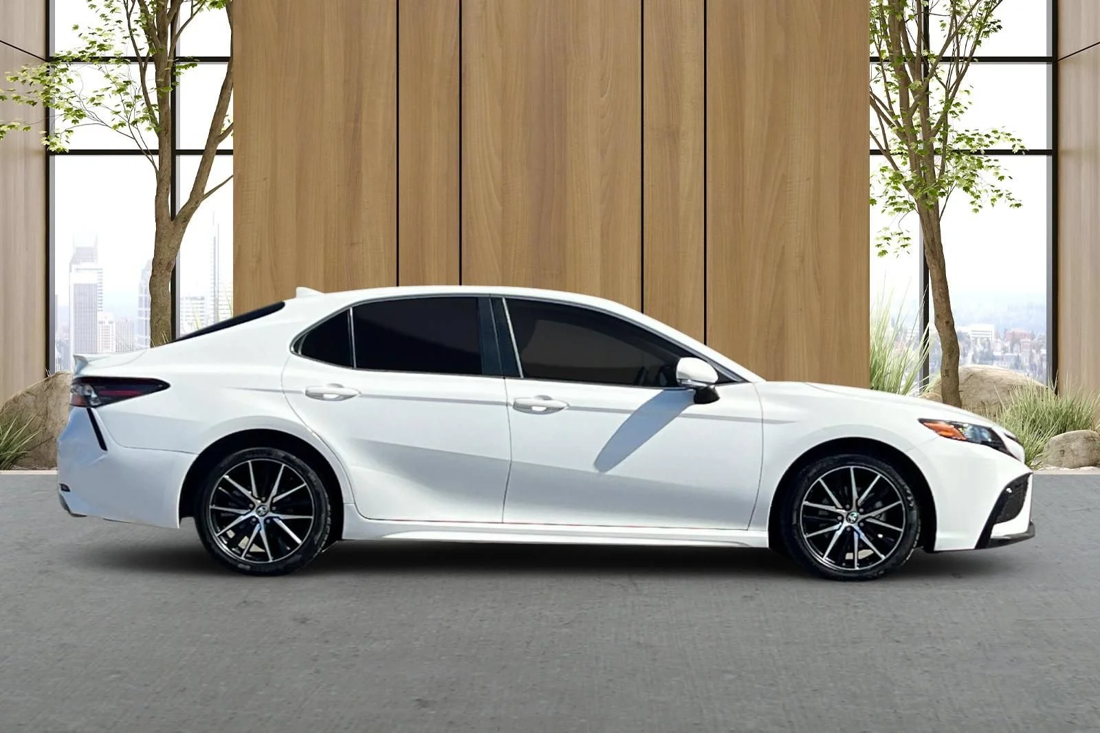 Used 2023  Toyota SE image 3