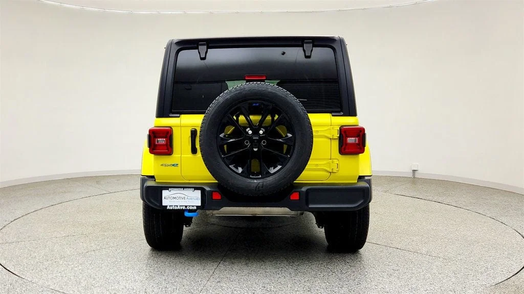 Used 2023 High Velocity Clearcoat Jeep Sahara 4x4 w/ Black Hard Top & Cold Weather Group image 6