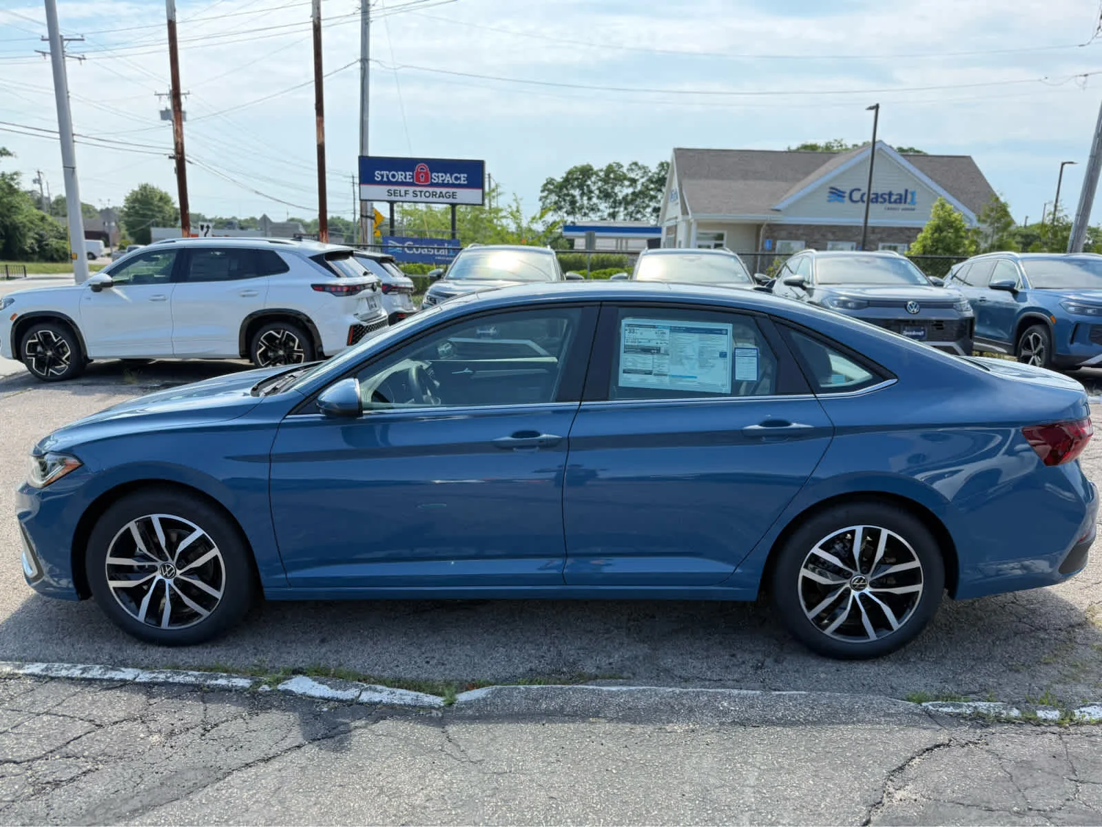 New 2026 Monterey Blue Pearl Volkswagen SE image 4