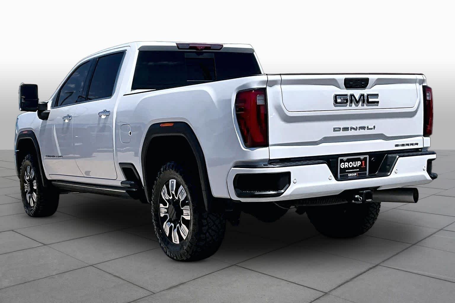 Used 2024 White Frost Tricoat GMC Denali image 12