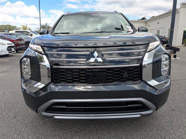 Used 2025 Graphite Gray Mitsubishi SEL image 9