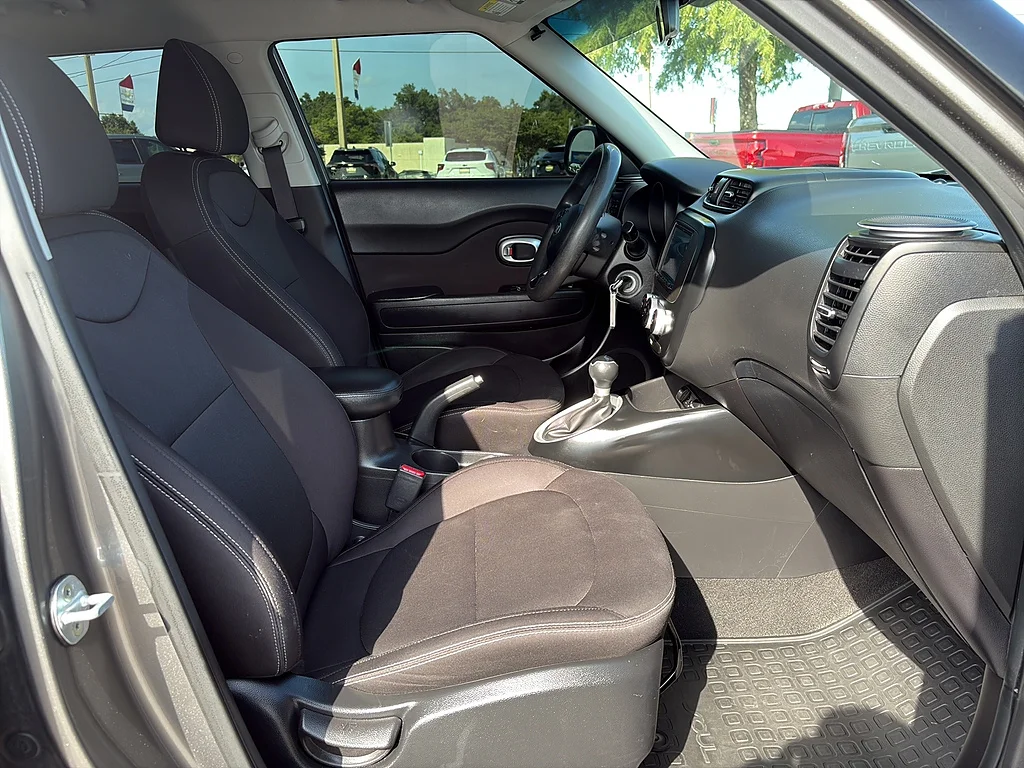 Used 2019 Titanium Gray Kia  image 15