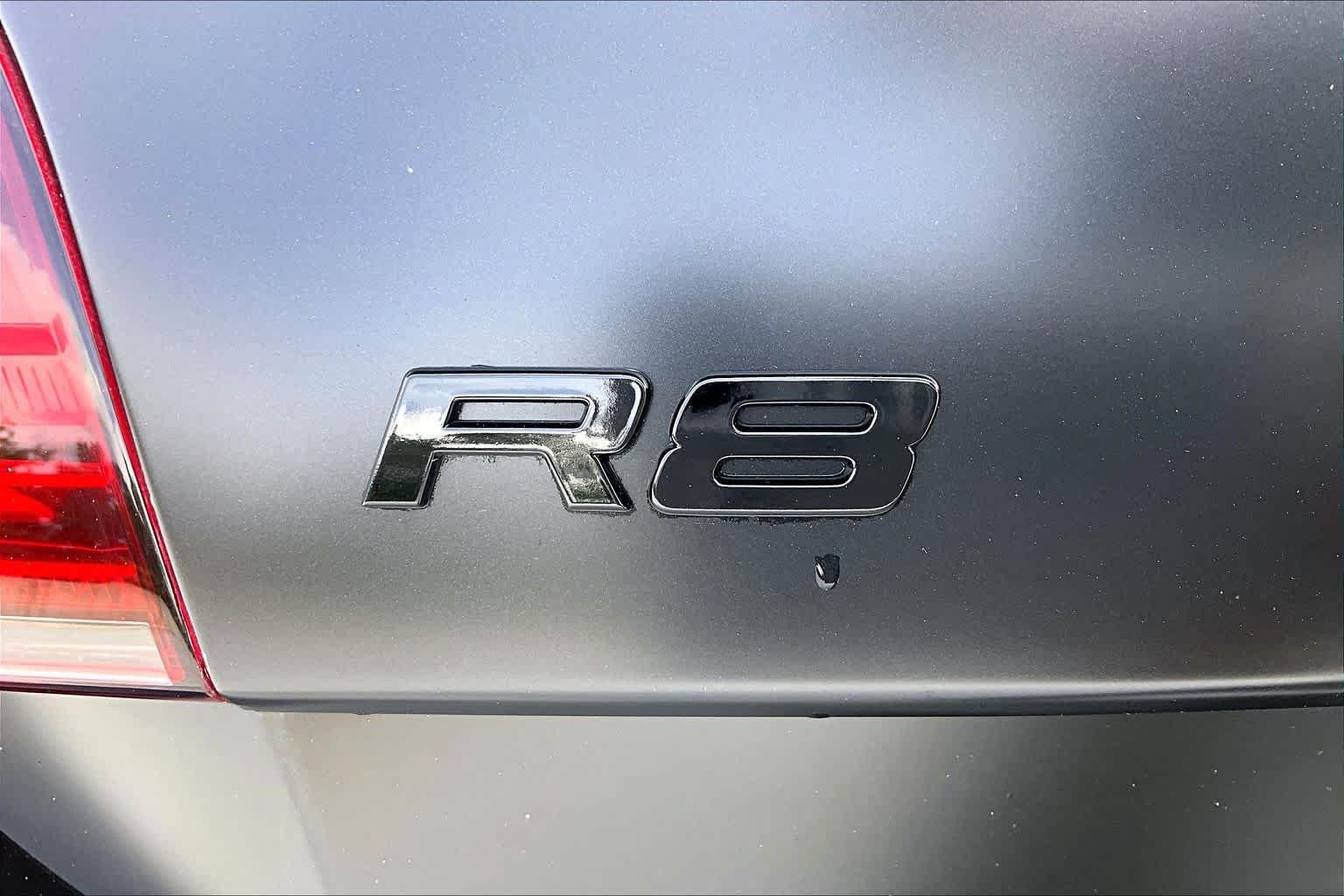 Used 2011 Phantom Black Pearl Audi 5.2L image 27