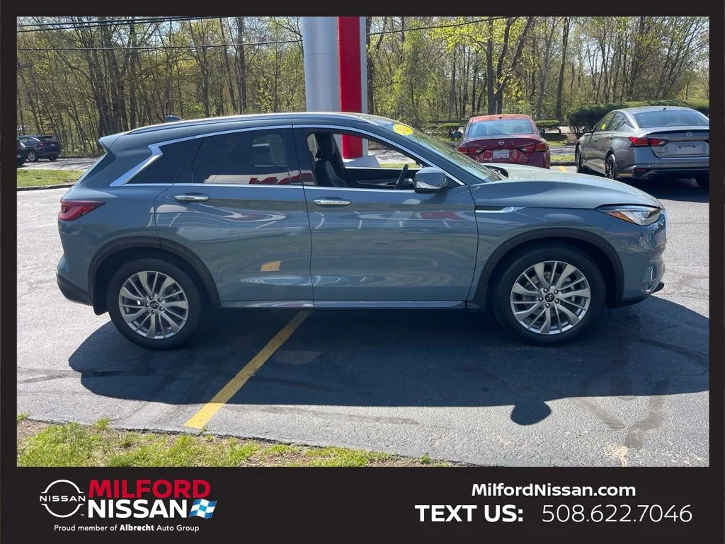 Used 2023 Gray INFINITI LUXE image 6