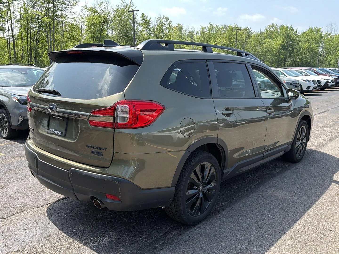 Used 2022 Autumn Green Metallic Subaru Onyx Edition image 10