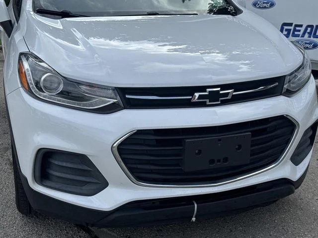 Used 2022 Summit White Chevrolet LT image 3