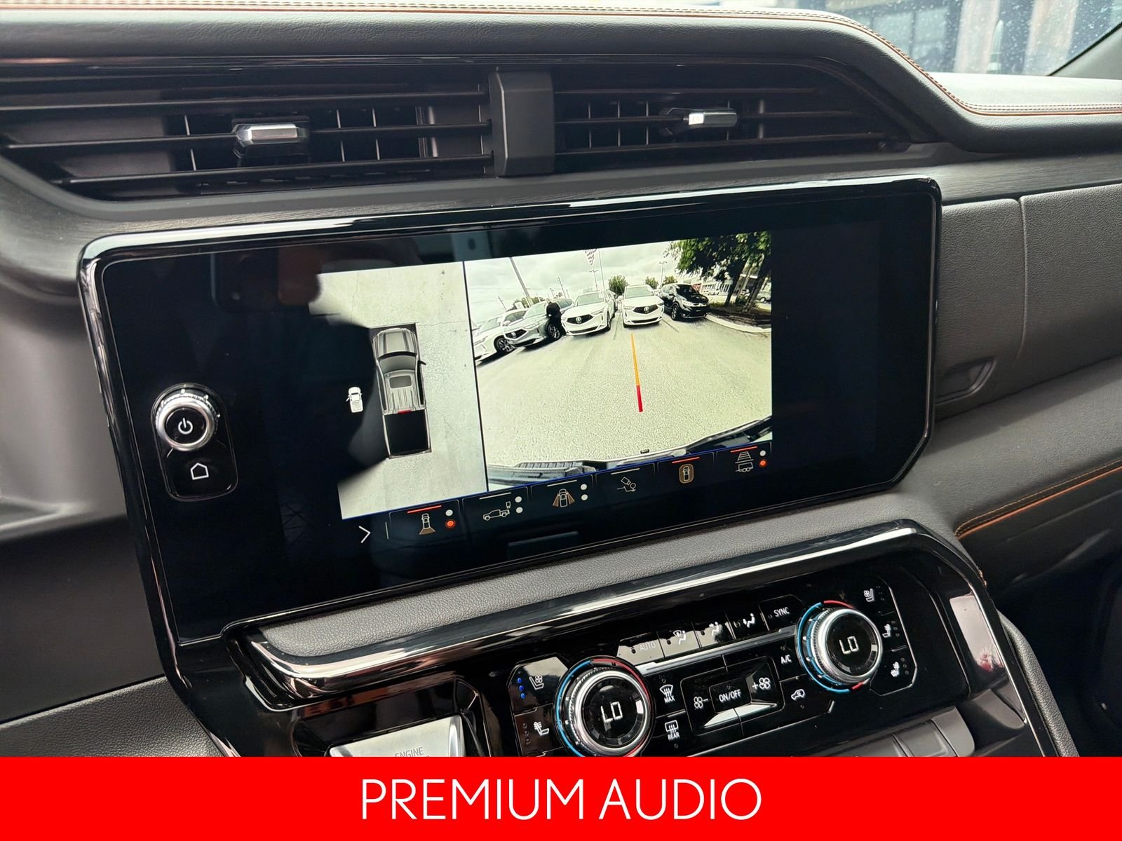 Used 2024 White GMC AT4 image 21
