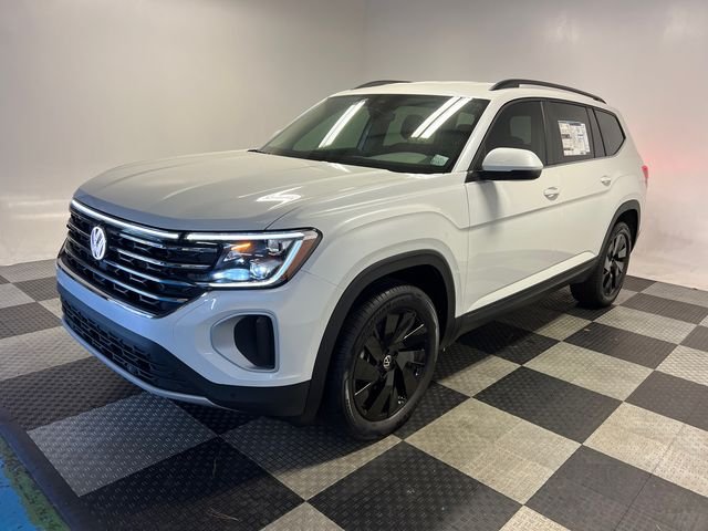 New 2026 White Volkswagen 2.0T SE w/Technology image 3