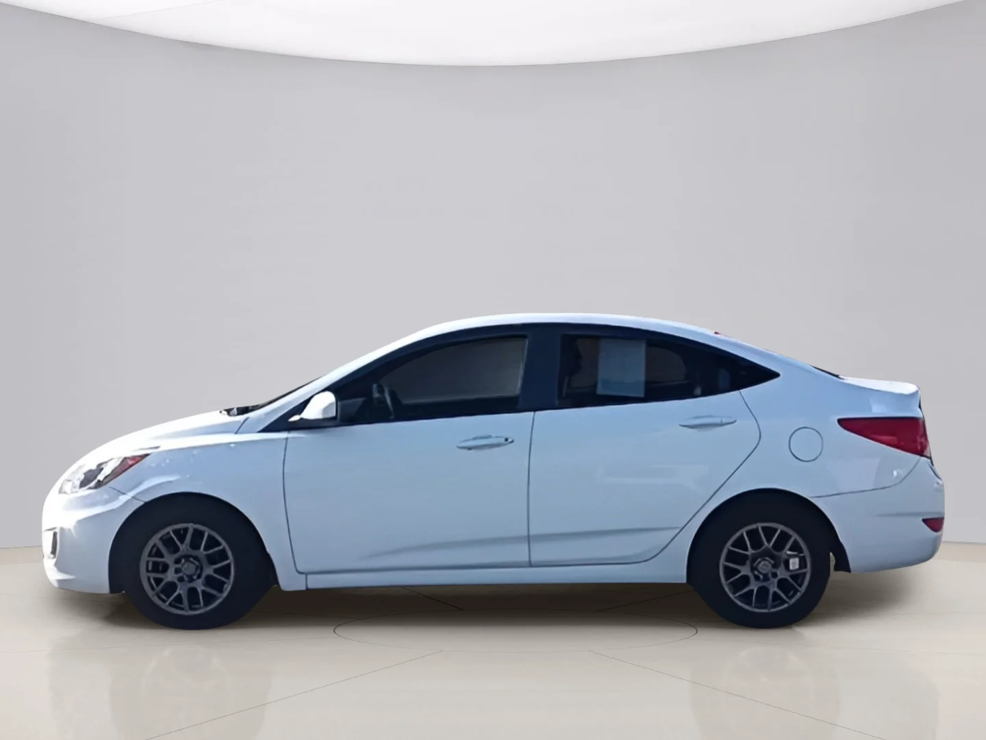Used 2016 White Hyundai SE image 2