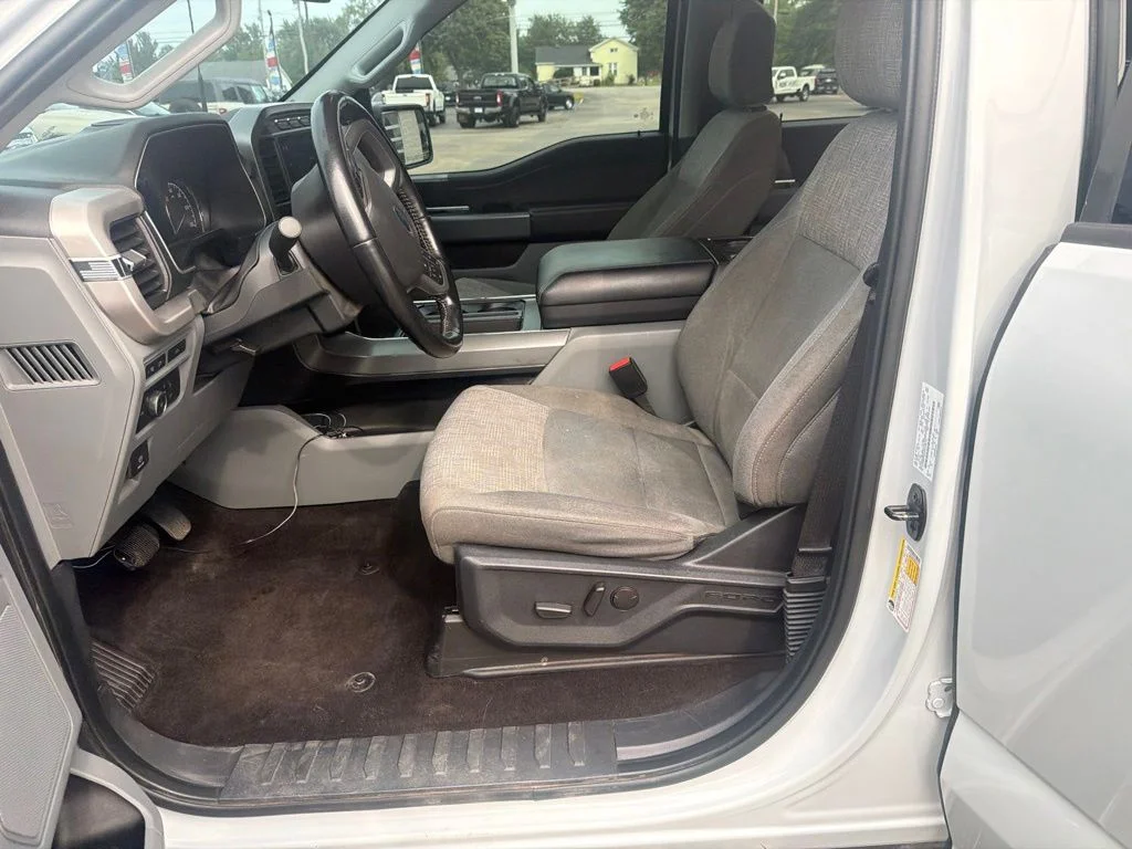 Certified Used 2022 White Metallic Ford XLT image 25