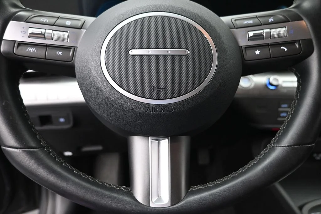 Used 2025 Gray Hyundai SEL image 17