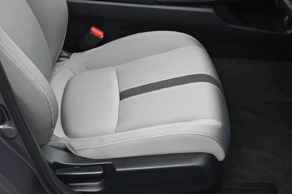 Certified Used 2018 Lunar Silver Metallic Honda LX image 11