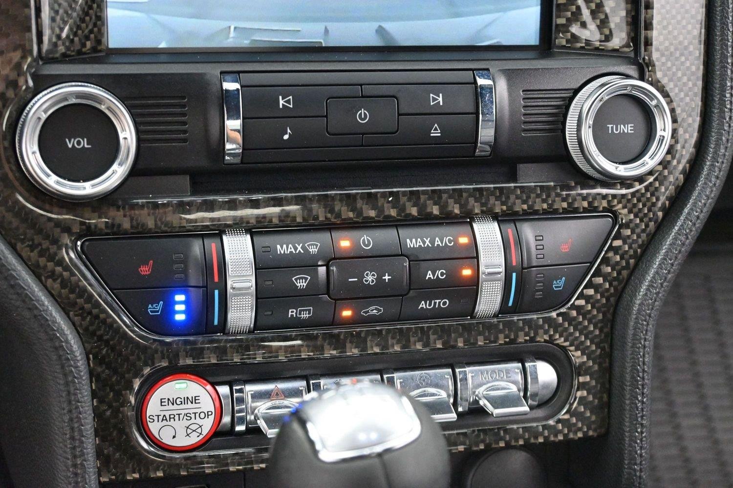 Used 2015 Oxford White Ford GT Premium image 24