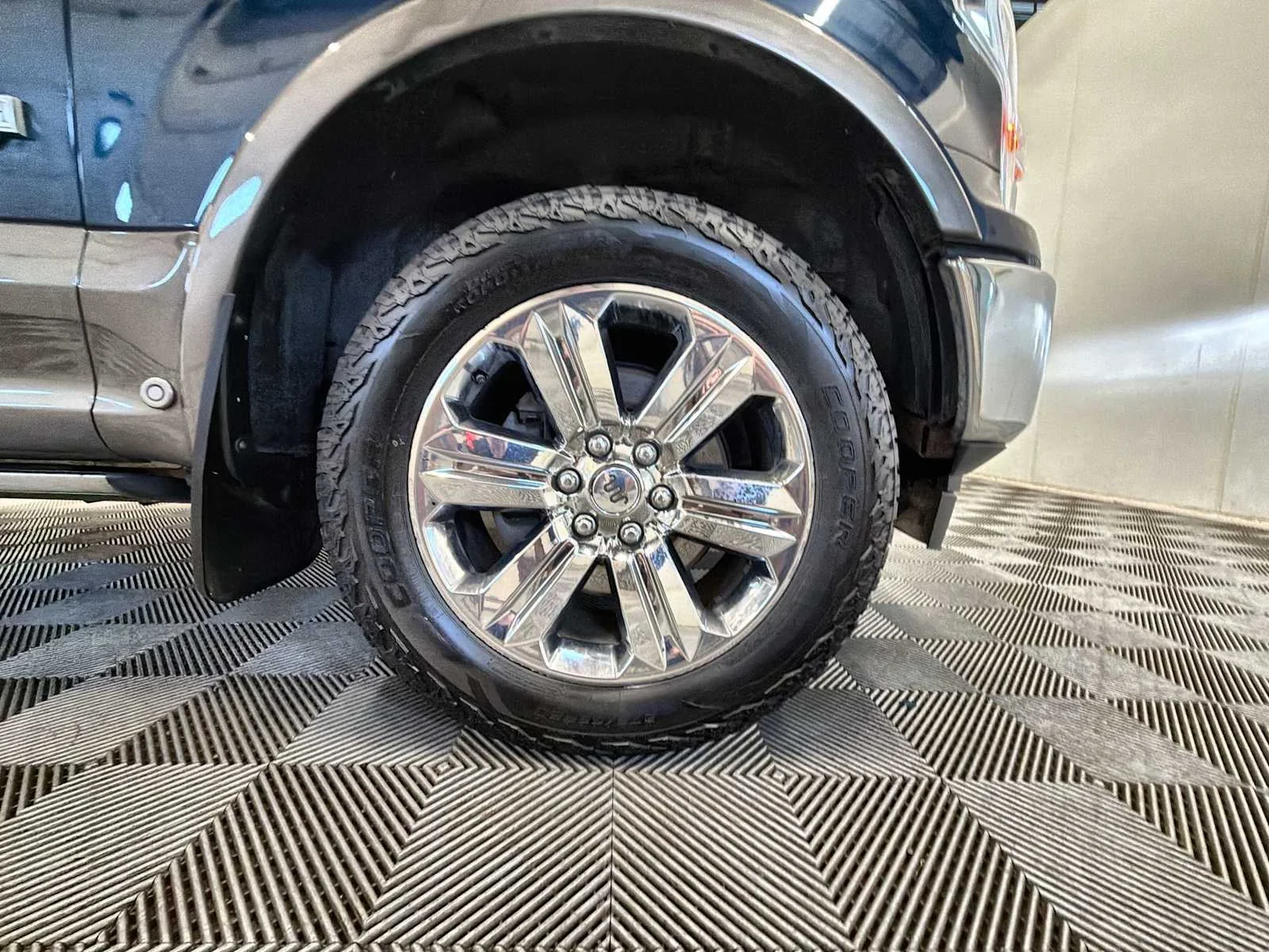 Used 2020 Blue Jeans/Stone Gray Ford King Ranch image 18