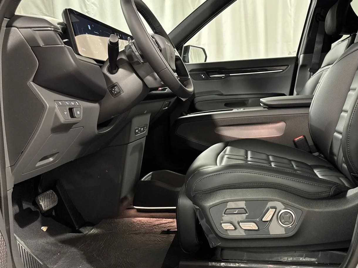 New 2026 Ebony Black Kia Land image 4