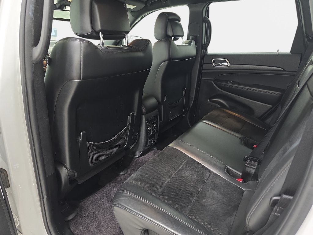 Used 2018 Bright White Clearcoat Jeep Altitude image 12