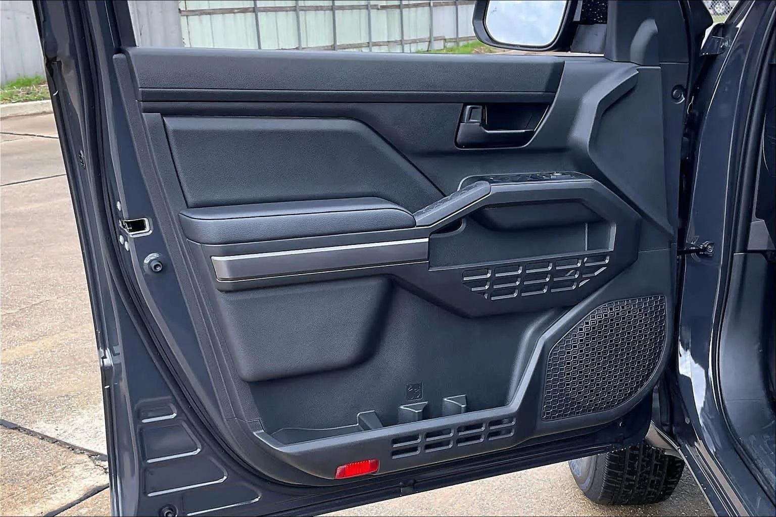 2026 Toyota Tacoma SR5 - Photo 8