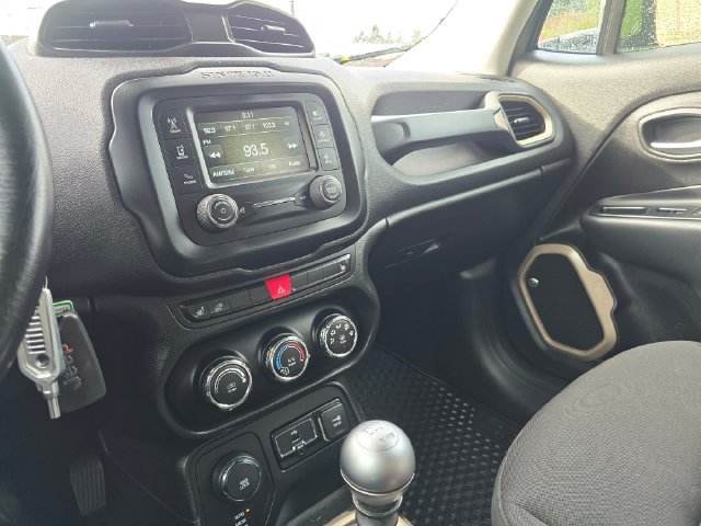 2016 Jeep Renegade 75th Anniversary Edition - Photo 34