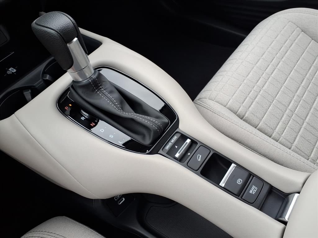 2026 Honda HR-V LX - Photo 8