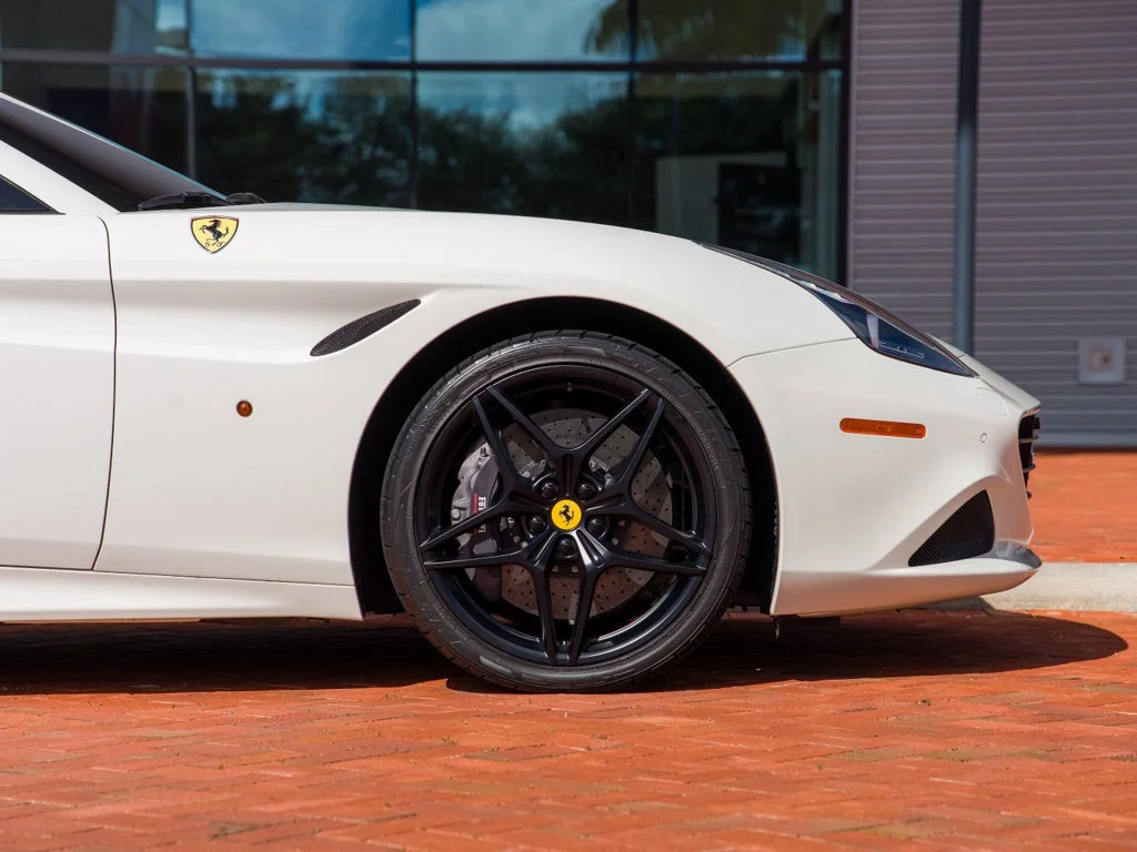 Used 2015 Bianco Avus Ferrari T image 24