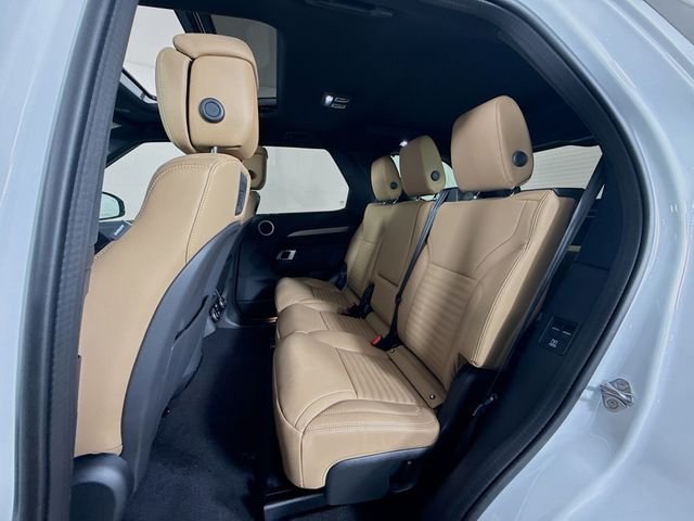 New 2026 Fuji White Land Rover Dynamic SE image 24