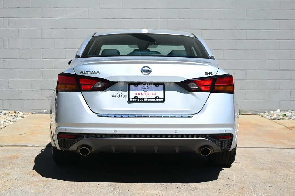 2022 Nissan Altima SR - Photo 5