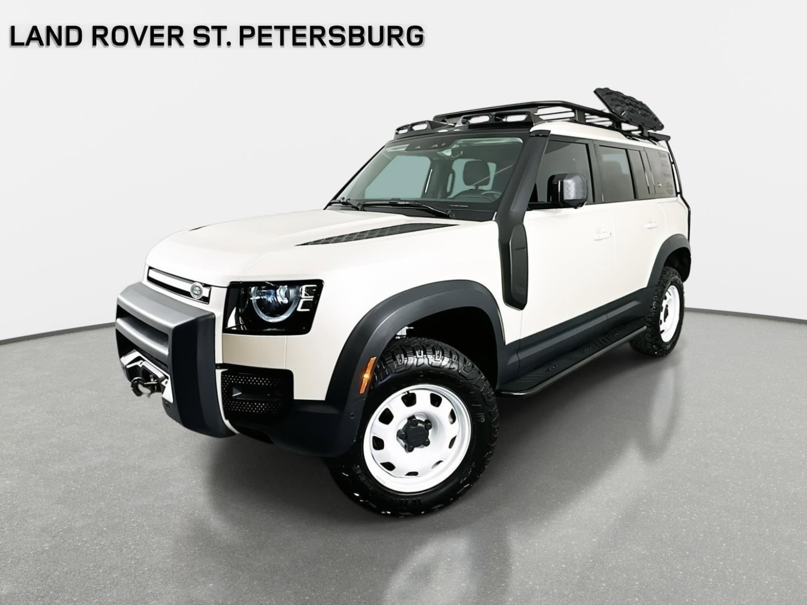 Used 2024 White Frost Land Rover S image 1