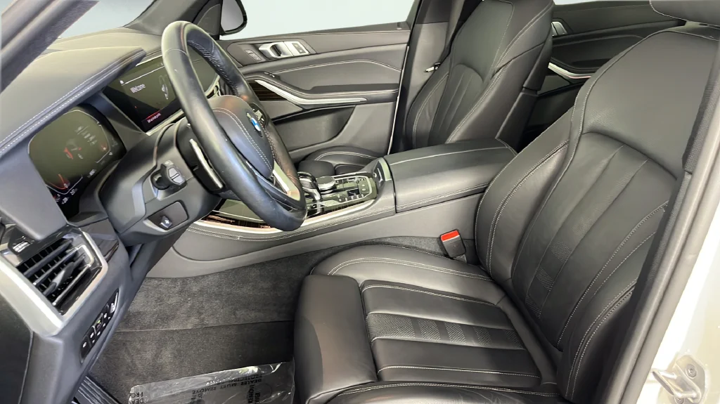 Used 2021 White BMW xDrive40i image 14