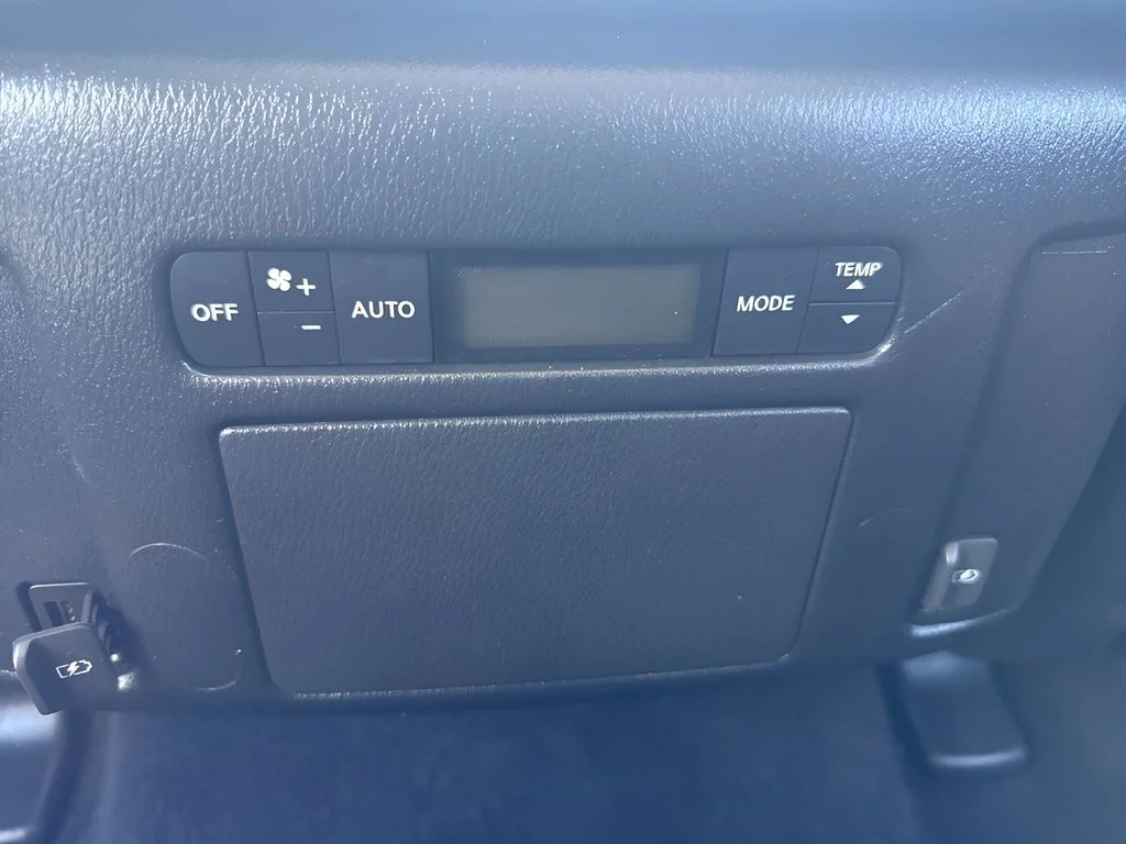 Used 2019 Blue Nissan SL image 16