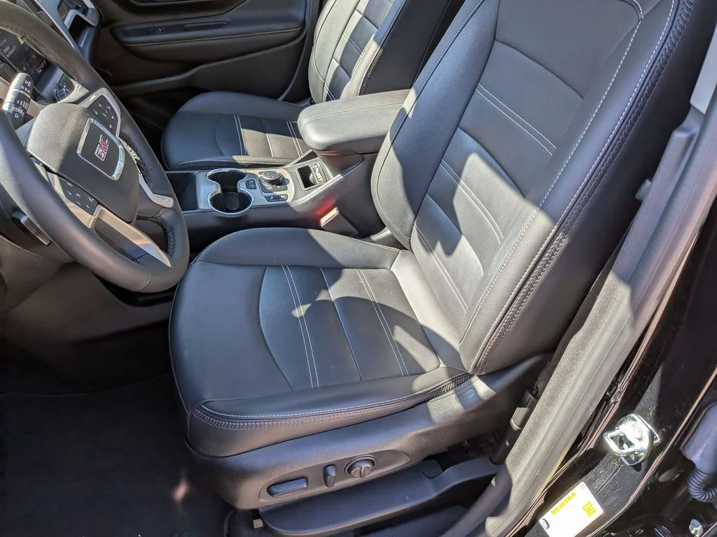 Used 2024 Black GMC Denali image 28