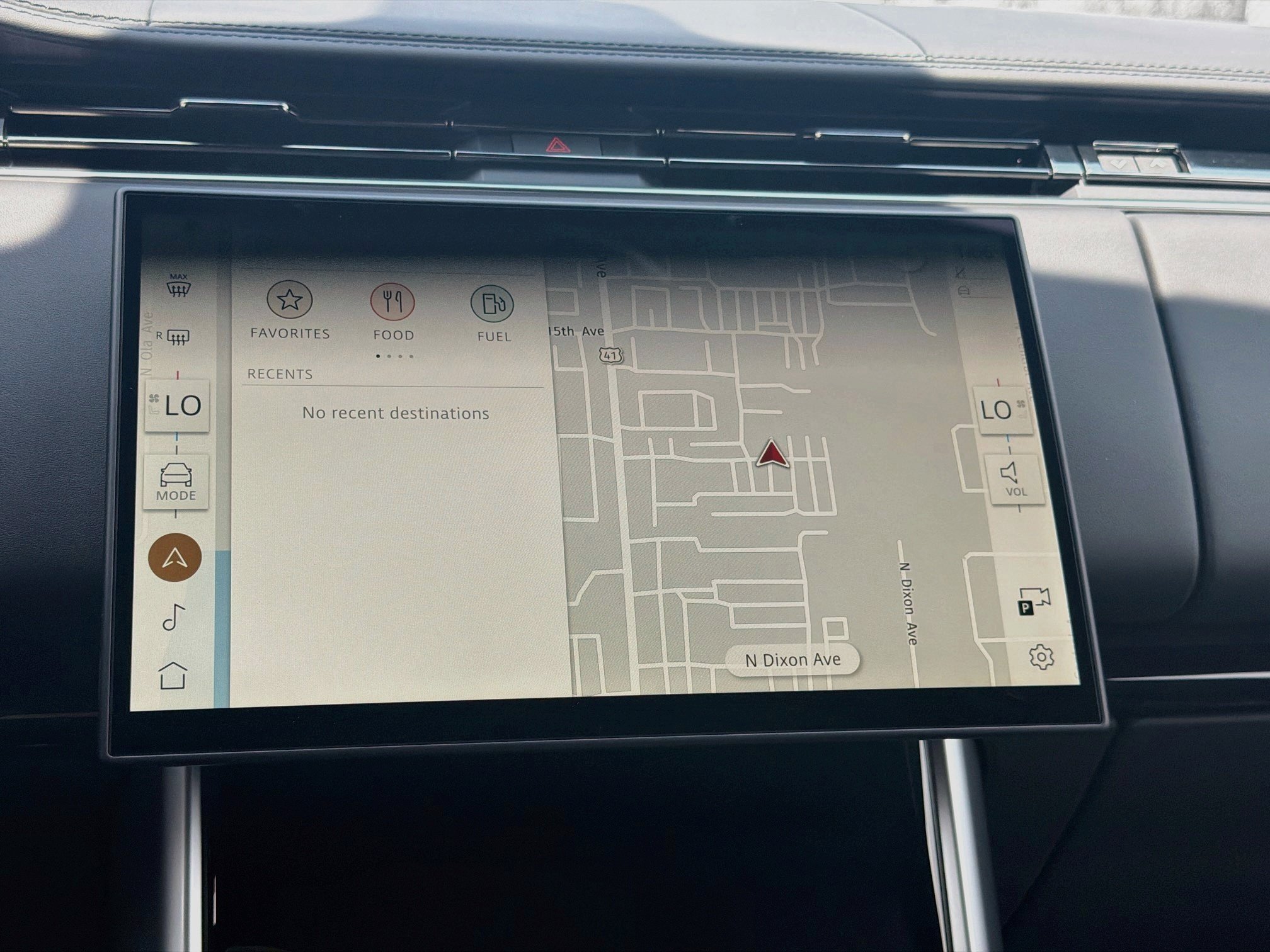 New 2026 Carpathian Grey Land Rover SE image 33